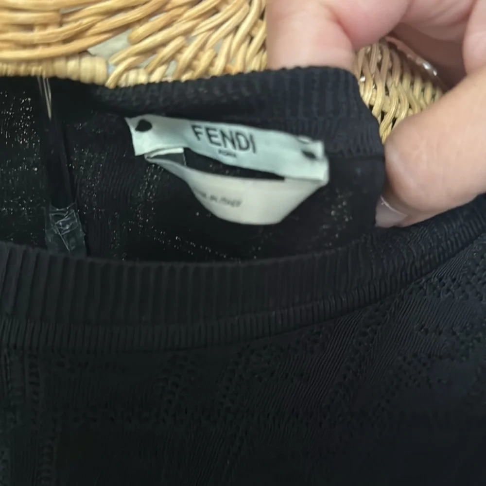 Authentic Fendi logo sweater tshirt style L/XL - Picture 4 of 4